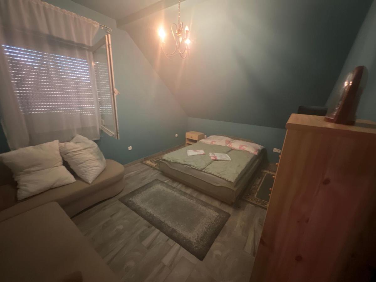 شقة Gabe'S Nest Urom المظهر الخارجي الصورة
